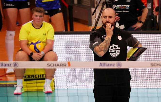 BAU 28 09 2024 Stuttgart Volleyball Supercup Allianz MTV Stuttgart vs Schwarz Weiss Erfurt, Allianz coach Konstantin Bitter