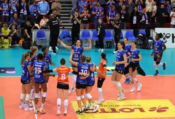 BAU 28 09 2024 Stuttgart Volleyball Supercup Allianz MTV Stuttgart vs Schwarz Weiss Erfurt, final cheer, cheers Allianz