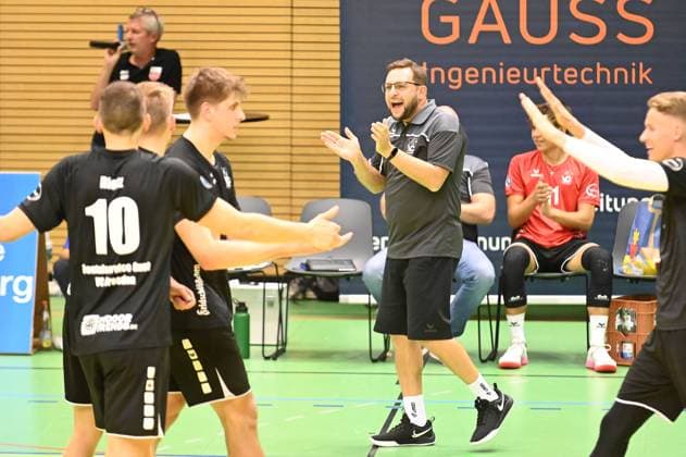 Peter Hesse VC Dresden, Coach GER, TV Rottenburg vs Dentalservice Gust VC Dresden, Volleyball, Men, 2 Bundesliga, Season 24 25, 28 09 2024 GER, TV Rottenburg vs Dentalservice Gust VC Dresden, Volleyball, Men, 2 Bundesliga, Season 24 25, 28 09 2024 Rottenburg Copyright: xEibner-Pressefoto NicolasxWoernx EP_NWN