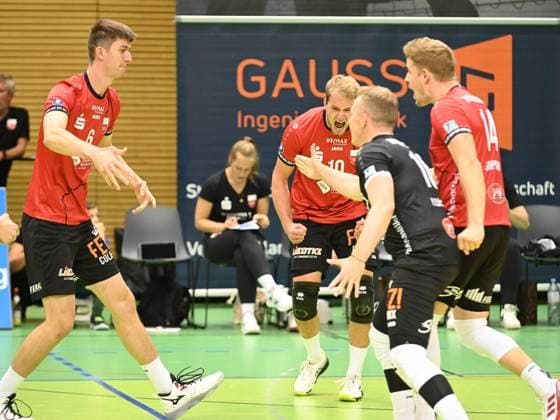 Maik Traumann TV Rottenburg, 06 and Jannik Lehmann TV Rottenburg, 10 , Johannes Elsaesser TV Rottenburg, 16 , Timon Schippmann TV Rottenburg, 14 cheering, emotions GER, TV Rottenburg vs Dentalservice Gust VC Dresden, Volleyball, Men, 2 Bundesliga, Season 24 25, 28 09 2024 GER, TV Rottenburg vs Dentalservice Gust VC Dresden, Volleyball, Men, 2 Bundesliga, Season 24 25, 28 09 2024 Rottenburg Copyright: xEibner-Pressefoto NicolasxWoernx EP_NWN