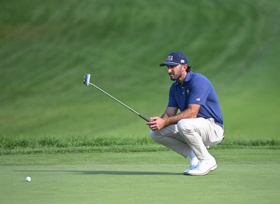 September 28, 2024, Montreal, Pq, Canada: United States team member Max Homa lines up a putt on the 6th green during the fourth round foursomes match at the Presidents Cup golf tournament at Royal Montreal Golf Club, in Montreal, Saturday, Sept. 28, 2024. Max Homa  - ZUMAc35_ 20240928_zaf_c35_115 Copyright: xGrahamxHughesx