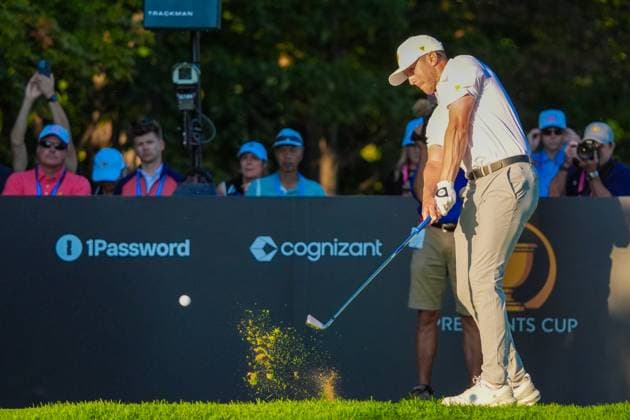 September 28, 2024, Montreal, Quebec, USA: Mackenzie Hughes (CAN) tees off the 11th hole during Day 3 of the 2024 Presidents Cup at The Royal Montreal Golf Club. Montreal USA - ZUMAw109 20240928_fap_w109_046 Copyright: xDebbyxWongx