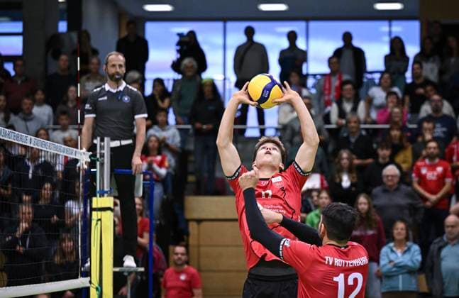 Volleyball 2 Bundesliga season 2024 2025 Volksbank Arena 28 09 2024 TV Rottenburg Dentalservice Gust VC Dresden Aurel Sprenger left, TV Rottenburg and Yannick Menke right, TV Rottenburg