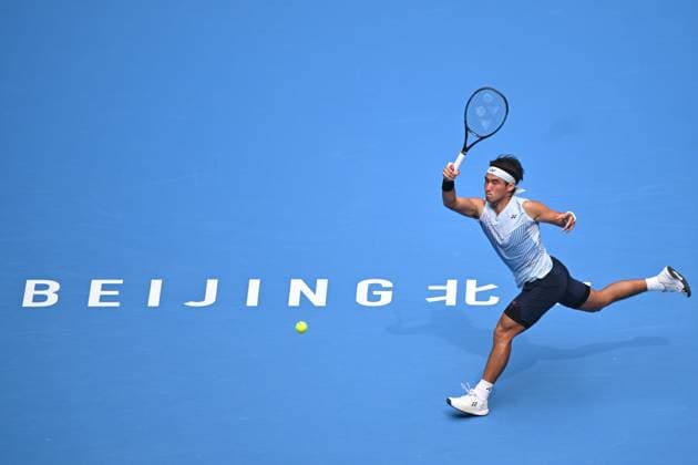 Sport Themen der Woche KW39 (240929) -- BEIJING, Sept. 29, 2024 -- Bu Yunchaokete hits a return during the men s singles second round match between Bu Yunchaokete of China and Lorenzo Musetti of Italy at 2024 China Open tennis tournament in Beijing, capital of China, Sept. 29, 2024. ) (SP)CHINA-BEIJING-TENNIS-CHINA OPEN-MEN S SINGLES (CN) ZhangxLong 