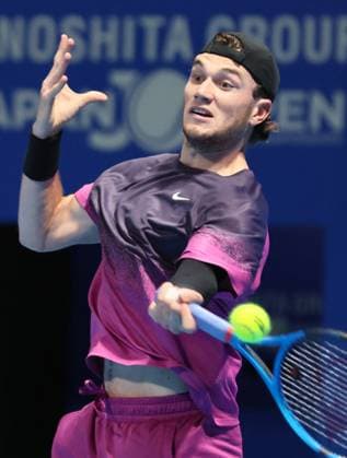 September 29, 2024, Tokyo, Japan - Jack Draper of Britain retuens the ball against Ugo Humbert of France at the quarter-final match of the Japan Open Tennis championships at the Ariake Colosseum in Tokyo on Sunday, September 29, 2024. Draper withdrew the game by injury. (photo by Yoshio Tsunoda AFLO) Noxthirdxpartyxsales  (0765599159st)