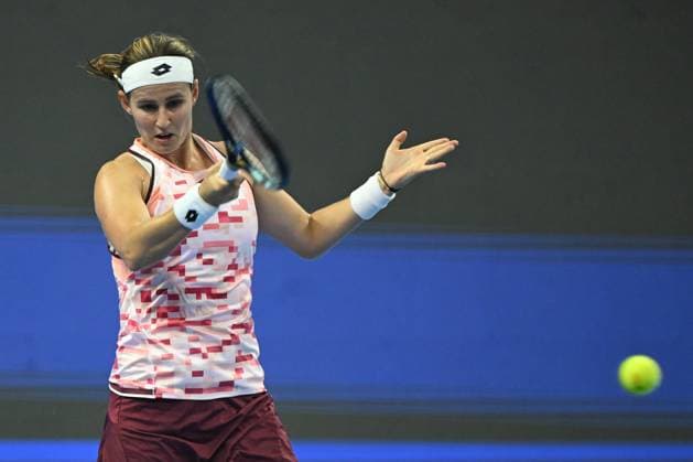 (240929) -- BEIJING, Sept. 29, 2024 -- Greet Minnen hits a return during the women s singles third round match between Zhang Shuai of China and Greet Minnen of Belgium at 2024 China Open tennis tournament in Beijing, capital of China, Sept. 29, 2024. ) (SP)CHINA-BEIJING-TENNIS-CHINA OPEN-WOMEN S SINGLES (CN) ZhangxLong 