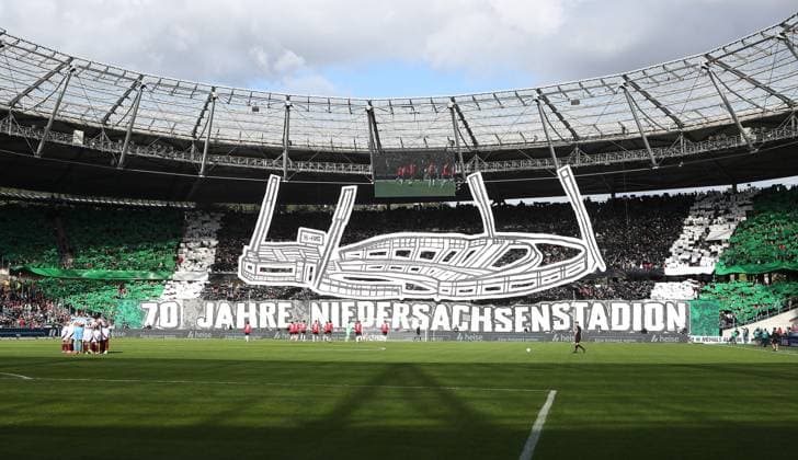 29 09 2024 Soccer Season 2024 2025 2 Soccer Bundesliga 07 Matchday Hannover 96 H96 1 FC Nürnberg FCN Club Sportfoto Zink DaMa xdaxmax DFL regulations prohibit any use of photographs as image sequences and or quasi video only for editorial use Symbolbild Symbolfoto Feature Impression Choreo Choreografie der Zuschauer Publikum Fans von Hannover 96 zu 70 Jahre Niedersachsenstadion