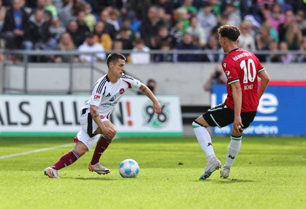 29 09 2024 Soccer Season 2024 2025 2 Soccer Bundesliga 07 Matchday Hannover 96 H96 1 FC Nürnberg FCN Club Sportfoto Zink DaMa xdaxmax DFL regulations prohibit any use of photographs as image sequences and or quasi video only for editorial use Oliver Villadsen 2, 1 FC Nürnberg FCN Jannik Rochelt 10, Hannover 96 H96