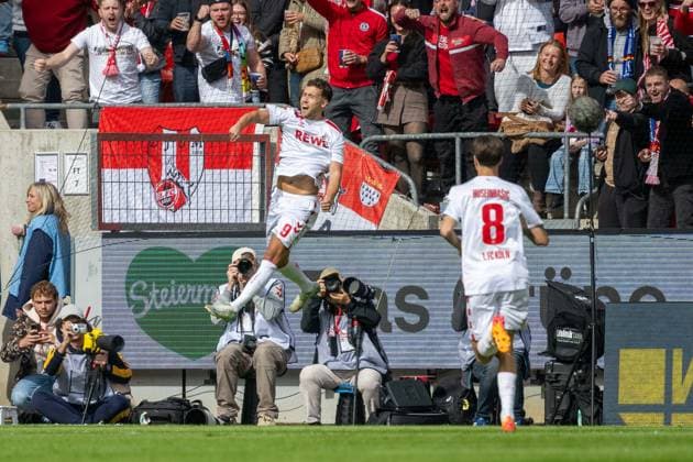 29 09 2024, Soccer 2 Bundesliga, Season 2024 2025, Matchday 07, 1 FC Koeln vs Karlsruher SC at RheinEnergieStadion in Cologne Luca Waldschmidt 1 FC Koeln, 09 jumps in the air with joy about his goal for 1 0 Important notice According to the regulations of the DFL Deutsche Fussball Liga or the DFB Deutscher Fussball Bund it is prohibited, to utilize or have utilized photographs taken in the stadium and or of the match in the form of sequential images and or video-like photo series Foto Kirchner Media TH Copyright: xKirchner-Media THx