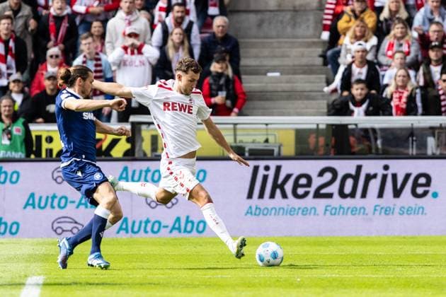2 Fußball Bundesliga 1 FC Köln Karlsruher SC 29 09 2024 Luca Waldschmidt 1 FC Köln, 9 with the shot on goal, 1 0, Sebastian Jung Karlsruher SC, 2 2 Fußball Bundesliga 1 FC Köln Karlsruher SC Rhein Energie Stadion, Köln 29 09 2024 DFL REGULATIONS PROHIBIT ANY USE OF PHOTOGRAPHS AS IMAGE SEQUENCES AND OR QUASI VIDEO Copyright: xBEAUTIFULxSPORTS Buriakovx