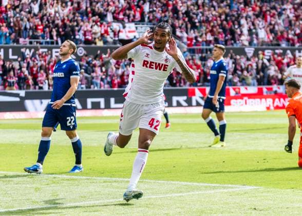 Cologne, RheinEnergieStadion, 29 09 2024 Damion Downs Cologne scores the 2 0 goal and cheers during the 2 Bundesliga match 1 FC Köln vs Karlsruher SC