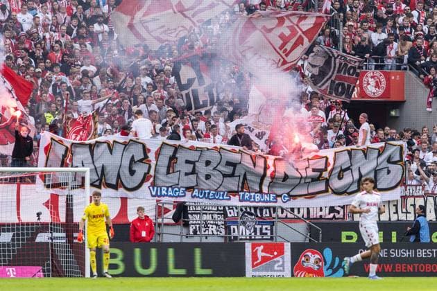 2 Bundesliga 1 FC Köln Karlsruher SC 29 09 2024 Fans of 1 FC Köln cheering, 3 0 2 Bundesliga 1 FC Köln Karlsruher SC Rhein Energie Stadion, Köln 29 09 2024 DFL REGULATES PROHIBIT ANY USE OF PHOTOGRAPHS AS IMAGE SEQUENCES AND OR QUASI VIDEO Copyright: xBEAUTIFULxSPORTS Buriakovx