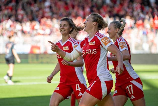 Soccer, Women, Season 2024 2025, 2 Women Bundesliga 5 Matchday , 1 FC Union Berlin FC Bayern Munich II, f l Marie Becker 1 Women 1 FC Union , Dina Orschmann 1 Women 1 FC Union , Judith Steinert 1 Women 1 FC Union , Cheering after goal to 1 0, 29 09 2024, Copyright: xMatthiasxKochx