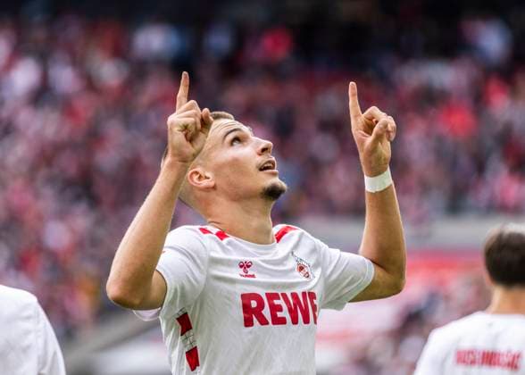 Cologne, RheinEnergieStadion, 29 09 2024 Tim Lemperle Köln scores the 4 2 goal and cheers during the 2 Bundesliga match 1 FC Köln vs Karlsruher SC