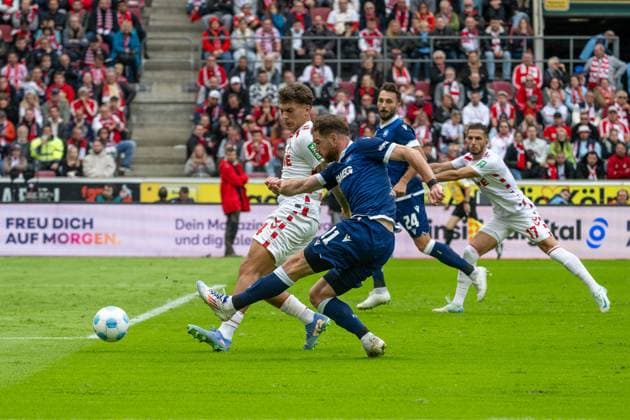 29 09 2024, Soccer 2 Bundesliga, Season 2024 2025, Matchday 07, 1 FC Koeln vs Karlsruher SC at RheinEnergieStadion in Cologne duel between Julian Pauli 1 FC Koeln, 24 and Budu Zivzivadze Karlsruher SC, 11 Important note In accordance with the regulations of the DFL German Football League and the DFB German Football Association, it is prohibited to utilize or have utilized photographs taken in the stadium and or of the match in the form of sequential images and or video-like photo series Foto Kirchner Media TH Copyright: xKirchner-Media THx
