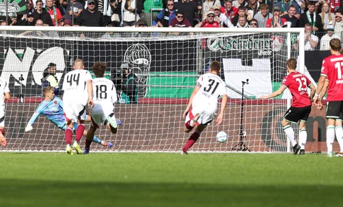 29 09 2024 Soccer Season 2024 2025 2 Soccer Bundesliga 07 Matchday Hannover 96 H96 1 FC Nürnberg FCN Club Sportfoto Zink DaMa xdaxmax DFL regulations prohibit any use of photographs as image sequences and or quasi video only for editorial use Goal Goal kick to 1 0 Goal scorer Marcel Halstenberg 23, Hannover 96 H96 vs Jan Reichert 1, 1 FC Nürnberg FCN by penalty kick