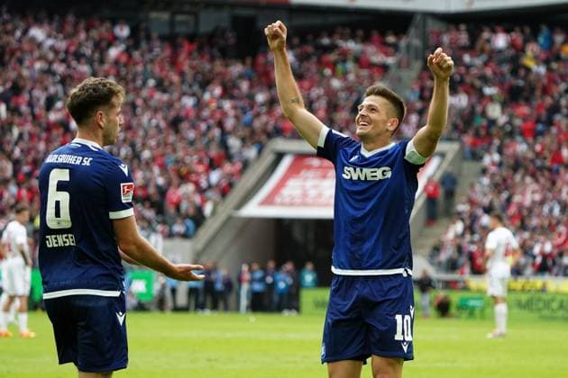 Football, 2 BL Season 2024 2025, 1 FC Köln Karlsruhe SC , Rheinenergie Köln leon jensen, marvin wanitzek both , Karlsruhe SC, cheer, action, single picture