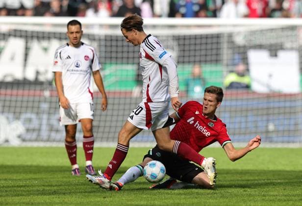 29 09 2024 Soccer Season 2024 2025 2 Soccer Bundesliga 07 Matchday Hannover 96 H96 1 FC Nürnberg FCN Club Sportfoto Zink DaMa xdaxmax DFL regulations prohibit any use of photographs as image sequences and or quasi video only for editorial use Caspar Jander 20, 1 FC Nürnberg FCN Fabian Kunze 6, Hannover 96 H96