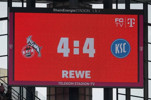 29 09 2024, Football 2 Bundesliga, Season 2024 2025, Matchday 07, 1 FC Koeln vs Karlsruher SC at RheinEnergieStadion in Cologne A high-scoring match ends in a 4-4 draw Important note According to the regulations of the DFL German Football League and the DFB German Football Association, it is prohibited to use or have used photographs taken in the stadium and or of the match in the form of sequential images and or video-like photo series Foto Kirchner Media TH Copyright: xKirchner-Media THx