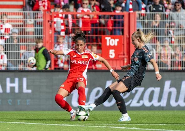 Soccer, Women, Season 2024 2025, 2 Women Bundesliga 5 Matchday , 1 FC Union Berlin FC Bayern Munich II, v l Fatma Sakar 1 Women 1 FC Union , Laura Gloning FC Bayern Munich II , 29 09 2024, Copyright: xMatthiasxKochx