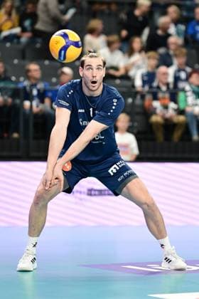 Volleyball I Mens I Season 2024 2025 I Bundesliga I 2 Matchday I SVG Lüneburg TSV Haching Munich I 29 9 2024 Simon Torwie 1, SVG Lüneburg New free agent, ball reception Lüneburg LKH Arena Niedersachsen Germany Copyright: xLobeca AndreasxHannigx