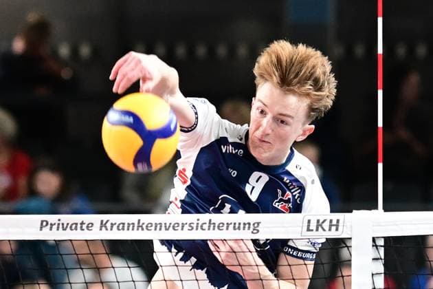 Volleyball I Mens I Season 2024 2025 I Bundesliga I 2 Matchday I SVG Lüneburg TSV Haching Munich I 29 9 2024 Oskar Espeland 9, SVG Lüneburg New free agent, warmup Attack Lüneburg LKH Arena Niedersachsen Germany Copyright: xLobeca AndreasxHannigx