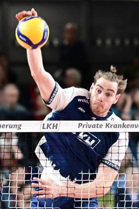 Volleyball I Men I Season 2024 2025 I Bundesliga I 2 Matchday I SVG Lüneburg TSV Haching Munich I 29 9 2024 Simon Torwie 1, SVG Lüneburg Freisteller Neuzugang, Angriffsschlag Lüneburg LKH Arena Niedersachsen Germany Copyright: xLobeca AndreasxHannigx