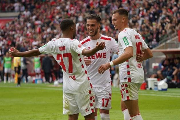 Football, 2 BL Season 2024 2025, 1 FC Köln Karlsruhe SC , Rheinenergie Köln Linton Mainer, Leart Paracada, Tim Lemperle all , FC Köln cheer