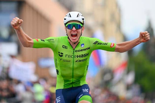 Bilder des Jahres 2024, Sport 09 September Sport Themen der Woche KW39 Sport Bilder des Tages Radsport, UCI Rad-WM in Zürich, Elite, Tadej Pogacar gewinnt Straßenrennen der Männer UCI Road World Championships Zurich 29-09-24 Zurich, Switzerland - September 29 : Pogacar Tadej (SVN) of UAE Team Emirates celebrating his victory during the Men Elite Road Race of the UCI 2024 Road World Championships cycling race on September 29, 2024 in Zurich, Switzerland, 29-09-24 Zurich Switzerland  Copyright: xVincentxKalutx