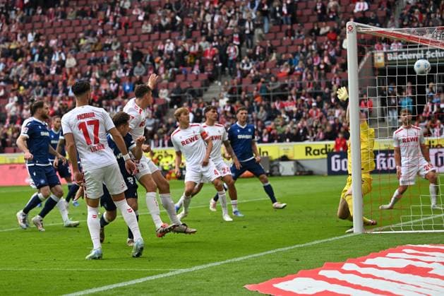 Koeln, Rheinenergiestadion, 29 09 24, GER, Herren, 2 Bundesliga, Saison 2024 2025, 1 FC Koeln Karlsruher SC Bild Leon JENSEN Karlsruhe macht das Tor zum 4 3 Only for editorial use DFL regulations prohibit any use of photographs as image sequences and or quasi video NRW Germany