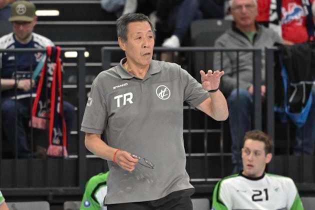 GER 1 VBL, SVG Lueneburg vs VC Bitterfeld Wolfen 29 09 2024, LKH Arena, Lueneburg, GER 1 VBL, SVG Lueneburg vs VC Bitterfeld Wolfen, in the picture coach Chang Cheng Liu Bitterfeld nordphotoxGmbH xWitke nph00002