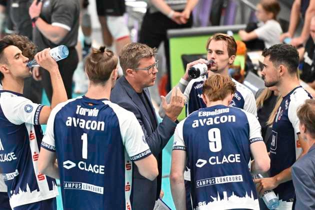 GER 1 VBL, SVG Lueneburg vs VC Bitterfeld Wolfen 29 09 2024, LKH Arena, Lueneburg, GER 1 VBL, SVG Lueneburg vs VC Bitterfeld Wolfen, in the picture the Lueneburg team cheers nordphotoxGmbH xWitke nph00002