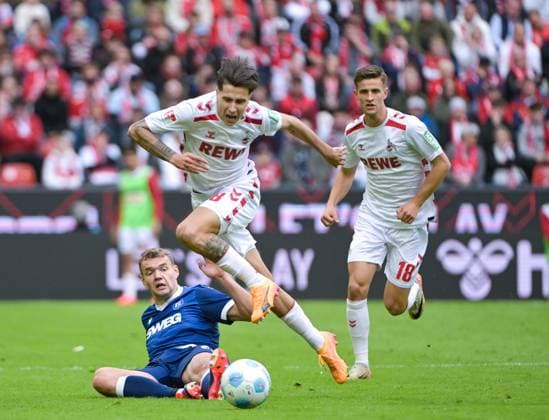 29 09 2024, xjpx, Soccer 2 Bundesliga, 1 FC Koeln Karlsruher SC emspor, v l Lasse Günther Karlsruhe with the foul on Denis Huseinbasic Koeln DFL DFB REGULATIONS PROHIBIT ANY USE OF PHOTOGRAPHS as IMAGE SEQUENCES and or QUASI VIDEO Koeln