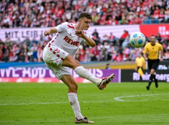 29 09 2024, xjpx, Soccer 2 Bundesliga, 1 FC Koeln Karlsruher SC emspor, v l Eric Martel Koeln DFL DFB REGULATIONS PROHIBIT ANY USE OF PHOTOGRAPHS as IMAGE SEQUENCES and or QUASI VIDEO Koeln