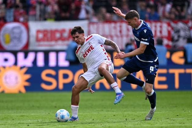 Koeln, Rheinenergiestadion, 29 09 24, GER, Herren, 2 Bundesliga, Saison 2024 2025, 1 FC Koeln Karlsruher SC Picture from left in duel Julian PAULI Koeln and Andrin HUNZIKER Karlsruhe Only for editorial use DFL regulations prohibit any use of photographs as image sequences and or quasi video NRW Germany