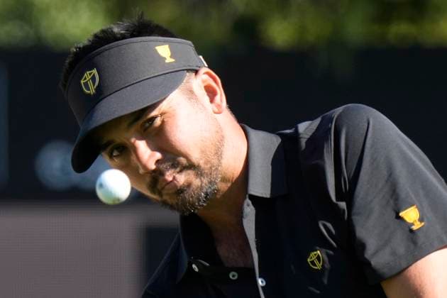 September 29, 2024, Montreal, Pq, Canada: International team member Jason Day of Australia, chips onto the 4th green during their fifth round singles match at the Presidents Cup golf tournament at Royal Montreal Golf Club on Sunday, September 29, 2024 in Montreal. Jason Day,  - ZUMAc35_ 20240929_zaf_c35_012 Copyright: xFrankxGunnx