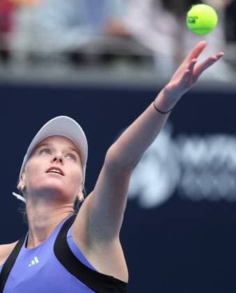 (240930) -- BEIJING, Sept. 30, 2024 -- Ashlyn Krueger of the United States serves during the women s singles third round match against Aryna Sabalenka of Belarus at 2024 China Open tennis tournament in Beijing, capital of China, Sept. 30, 2024. ) (SP)CHINA-BEIJING-TENNIS-CHINA OPEN-WOMEN S SINGLES (CN) ZhangxChenlin 