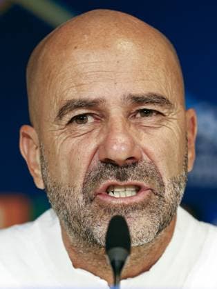 EINDHOVEN - PSV Eindhoven coach Peter Bosz during a press conference, PK, Pressekonferenz at Philips Stadium prior to PSV Eindhoven s Champions League match against Sporting CP. ANP MAURICE VAN STEEN xVIxANPxSportx xxANPxIVx 509770533 originalFilename: 509770533.jpg