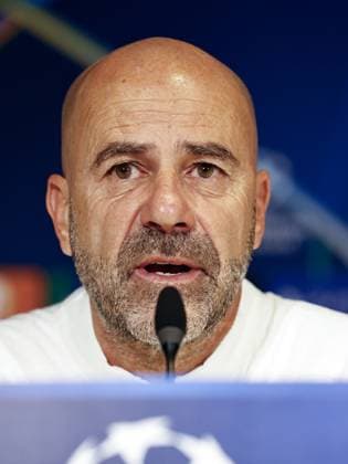 EINDHOVEN - PSV Eindhoven coach Peter Bosz during a press conference, PK, Pressekonferenz at Philips Stadium prior to PSV Eindhoven s Champions League match against Sporting CP. ANP MAURICE VAN STEEN xVIxANPxSportx xxANPxIVx 509770538 originalFilename: 509770538.jpg