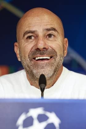 EINDHOVEN - PSV Eindhoven coach Peter Bosz during a press conference, PK, Pressekonferenz at Philips Stadium prior to PSV Eindhoven s Champions League match against Sporting CP. ANP MAURICE VAN STEEN xVIxANPxSportx xxANPxIVx 509771040 originalFilename: 509771040.jpg