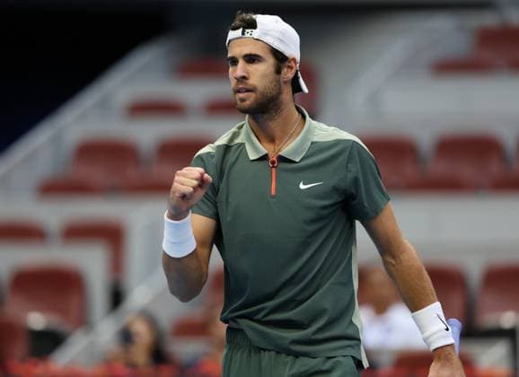 (240930) -- BEIJING, Sept. 30, 2024 -- Karen Khachanov of Russia celebrates scoring during the men s singles quarterfinals against Carlos Alcaraz of Spain at 2024 China Open tennis tournament in Beijing, capital of China, Sept. 30, 2024. ) (SP)CHINA-BEIJING-TENNIS-CHINA OPEN-MEN S SINGLES (CN) ZhangxChenlin 