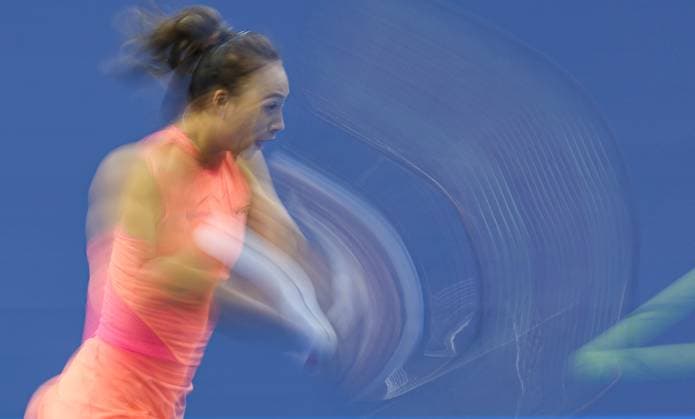 Sport Bilder des Tages (240930) -- BEIJING, Sept. 30, 2024 -- Zheng Qinwen of China returns the ball during the women s singles 3rd round match against Nadia Podoroska of Argentina at 2024 China Open tennis tournament in Beijing, capital of China, Sept. 30, 2024. ) (SP)CHINA-BEIJING-TENNIS-CHINA OPEN-WOMEN S SINGLES (CN) BaixXuefei 