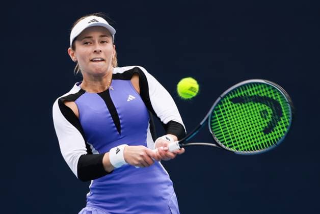 BEIJING, CHINA - SEPTEMBER 30: Katie Volynets of America competes in the Women s Singles Round of 32 match against Naomi Osaka of Japan on day eight of 2024 China Open at National Tennis Center on September 30, 2024 in Beijing, China.  Copyright: xVCGx 111521262000