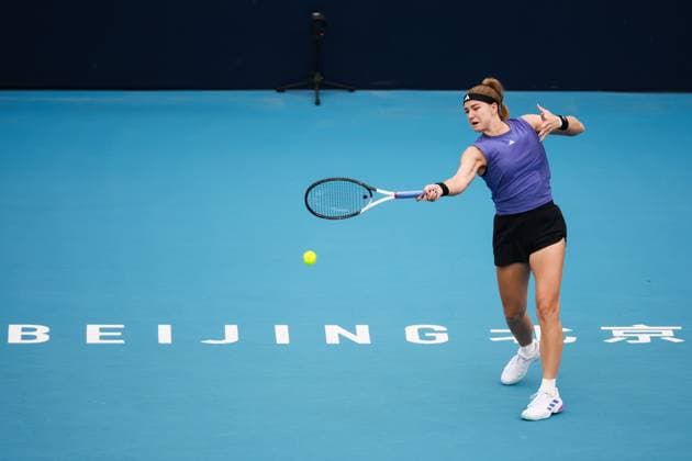 BEIJING, CHINA - SEPTEMBER 30: Karolina Muchova of Czech Republic competes in the Women s Singles Round of 32 match against Jaqueline Cristian of Romania on day eight of 2024 China Open at National Tennis Center on September 30, 2024 in Beijing, China.  Copyright: xVCGx 111521260978