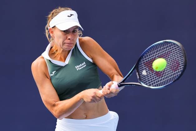 BEIJING, CHINA - SEPTEMBER 30: Magda Linette of Poland competes in the Women s Singles Round of 32 match against Jasmine Paolini of Italy on day eight of 2024 China Open at National Tennis Center on September 30, 2024 in Beijing, China.  Copyright: xVCGx 111521260244