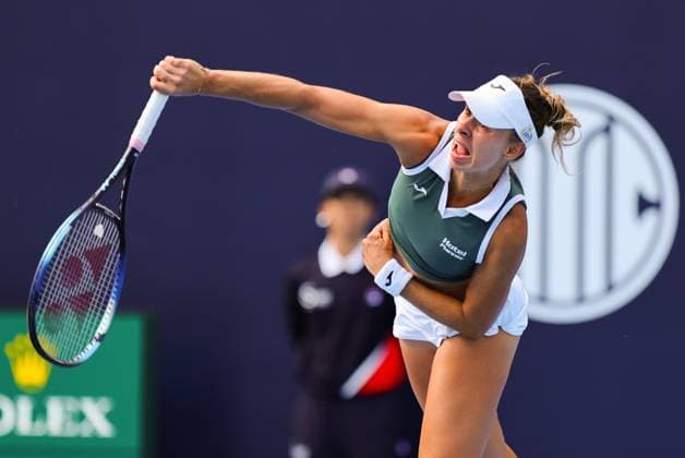 BEIJING, CHINA - SEPTEMBER 30: Magda Linette of Poland competes in the Women s Singles Round of 32 match against Jasmine Paolini of Italy on day eight of 2024 China Open at National Tennis Center on September 30, 2024 in Beijing, China.  Copyright: xVCGx 111521260243