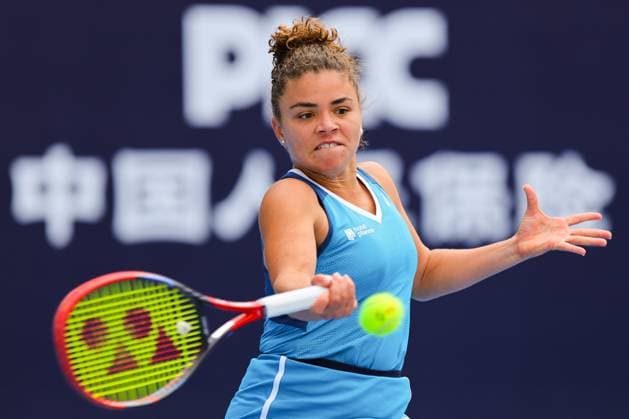 BEIJING, CHINA - SEPTEMBER 30: Jasmine Paolini of Italy competes in the Women s Singles Round of 32 match against Magda Linette of Poland on day eight of 2024 China Open at National Tennis Center on September 30, 2024 in Beijing, China.  Copyright: xVCGx 111521260250