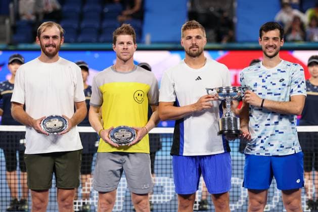 R L , Winners Julian Cash and Lloyd Glasspool and finalists Ariel Behar and Robert Galloway, Men s Doubles, Award Ceremony, Presentation, Kinoshita Group Japan Open Tennis Championships, Tokyo, Japan Copyright: xJuergenxHasenkopfx
