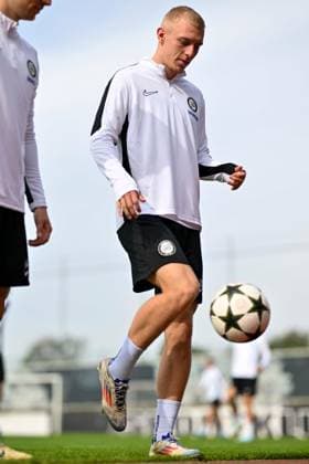 SOCCER - UEFA CL, Sturm vs Brugge GRAZ,AUSTRIA,01.OCT.24 - SOCCER - UEFA Champions League, SK Sturm Graz vs FC Bruegge, preview, training Sturm. Image shows Mika Biereth (Sturm).  GEPAxpictures xAvnixRetkoceri