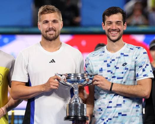 R L , Winners Julian Cash and Lloyd Glasspool and finalists Ariel Behar and Robert Galloway, Men s Doubles, Award Ceremony, Presentation, Kinoshita Group Japan Open Tennis Championships, Tokyo, Japan Copyright: xJuergenxHasenkopfx